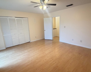 4105 Inlet Circle - Photo Thumbnail 16
