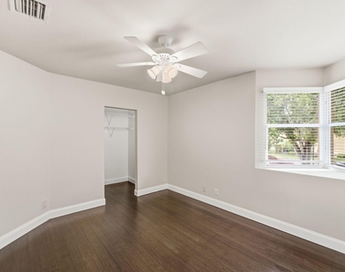 11375 Lakeview Drive - Photo Thumbnail 19