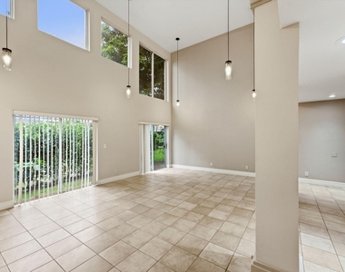 11375 Lakeview Drive - Photo Thumbnail 4