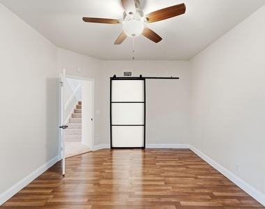 11375 Lakeview Drive - Photo Thumbnail 8