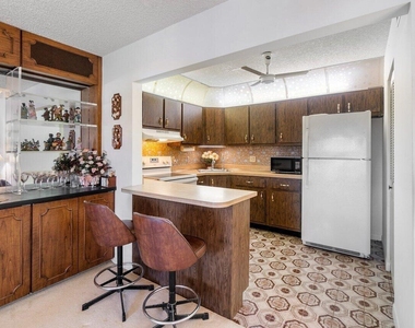 342 Pine Ridge B2 Circle - Photo Thumbnail 5