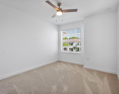 6758 Broadwater Lane - Photo Thumbnail 17