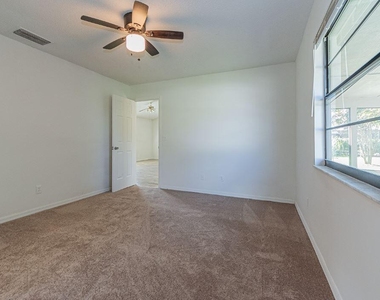 1636 20th Place Sw - Photo Thumbnail 12