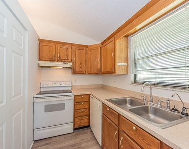 1636 20th Place Sw - Photo Thumbnail 6