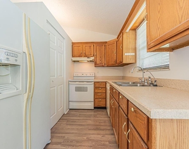 1636 20th Place Sw - Photo Thumbnail 5