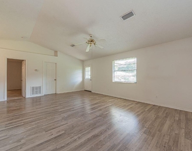 1636 20th Place Sw - Photo Thumbnail 4