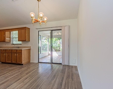 1636 20th Place Sw - Photo Thumbnail 9