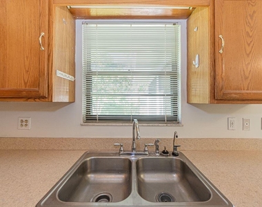 1636 20th Place Sw - Photo Thumbnail 7