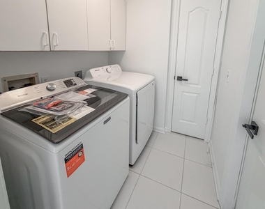 713 Nw Waterlily Place - Photo Thumbnail 9