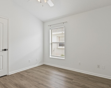 713 Nw Waterlily Place - Photo Thumbnail 18