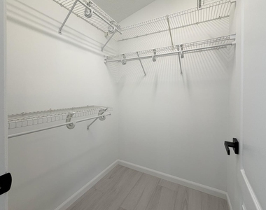 713 Nw Waterlily Place - Photo Thumbnail 16