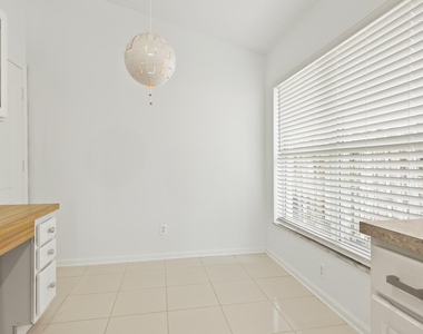 713 Nw Waterlily Place - Photo Thumbnail 17