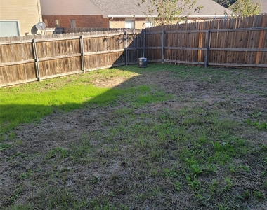 920 Sierra Vista Court - Photo Thumbnail 1