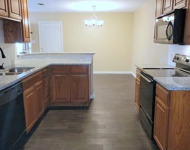 920 Sierra Vista Court - Photo Thumbnail 5