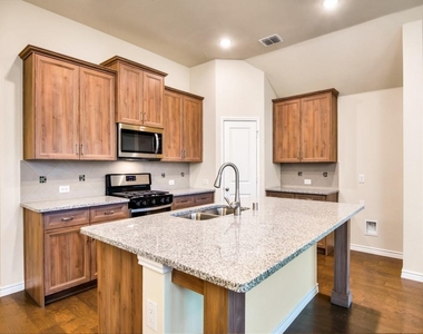 7024 Mapleshade Way - Photo Thumbnail 9