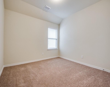 7024 Mapleshade Way - Photo Thumbnail 12