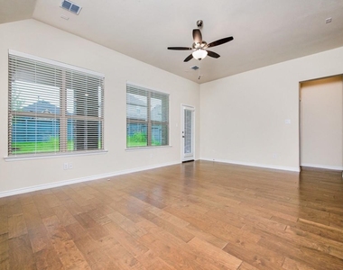 7024 Mapleshade Way - Photo Thumbnail 3