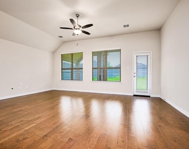 7024 Mapleshade Way - Photo Thumbnail 4