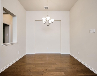7024 Mapleshade Way - Photo Thumbnail 17