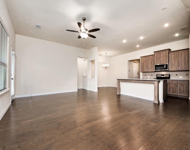 7024 Mapleshade Way - Photo Thumbnail 5