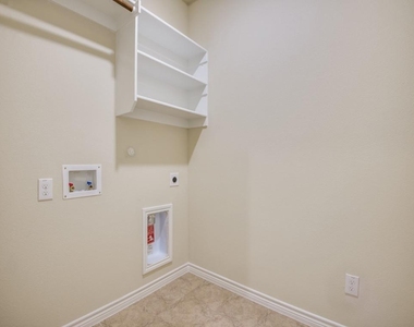 7024 Mapleshade Way - Photo Thumbnail 20