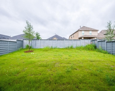 7024 Mapleshade Way - Photo Thumbnail 22