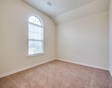 7024 Mapleshade Way - Photo Thumbnail 13