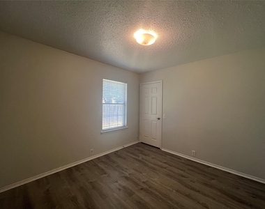 8059 Raleigh Court - Photo Thumbnail 13