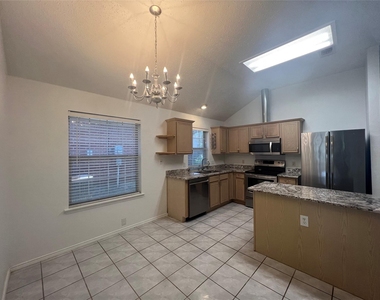 8059 Raleigh Court - Photo Thumbnail 4