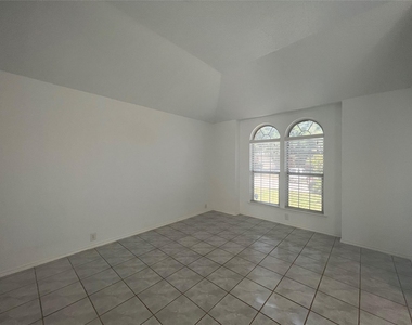 8059 Raleigh Court - Photo Thumbnail 3