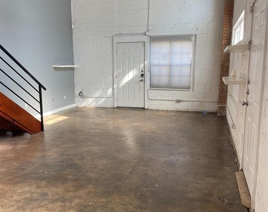 3129 Ross Avenue - Photo Thumbnail 3