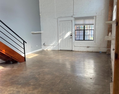 3129 Ross Avenue - Photo Thumbnail 9