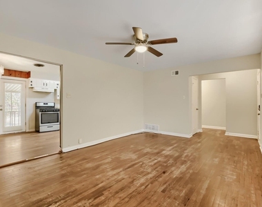 1811 W College Street - Photo Thumbnail 3