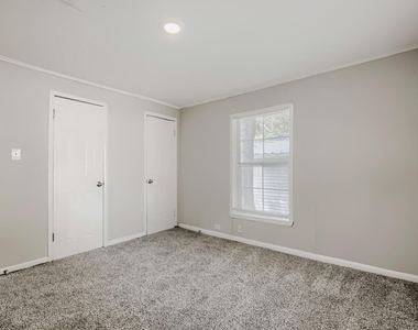 1050 Dubois Street - Photo Thumbnail 10