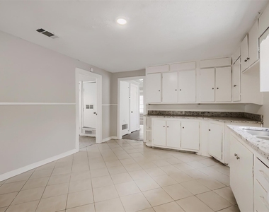 1050 Dubois Street - Photo Thumbnail 4