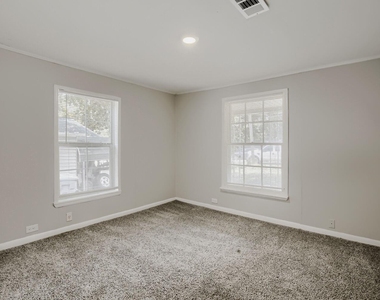 1050 Dubois Street - Photo Thumbnail 11