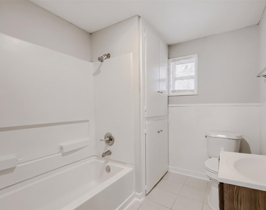 1050 Dubois Street - Photo Thumbnail 6