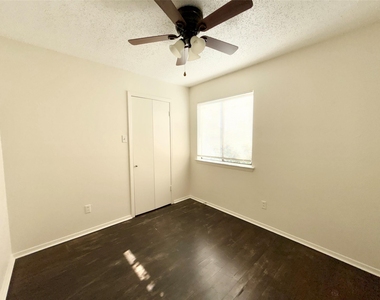 4001 N Garland Avenue - Photo Thumbnail 4