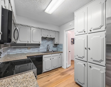 2019 Fleur De Lis Court - Photo Thumbnail 11