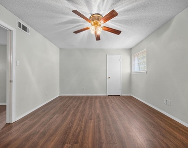 2019 Fleur De Lis Court - Photo Thumbnail 26