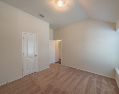 2612 Redcedar Drive - Photo Thumbnail 19