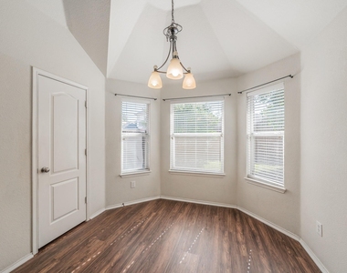 2612 Redcedar Drive - Photo Thumbnail 28