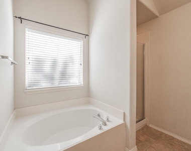 2612 Redcedar Drive - Photo Thumbnail 14