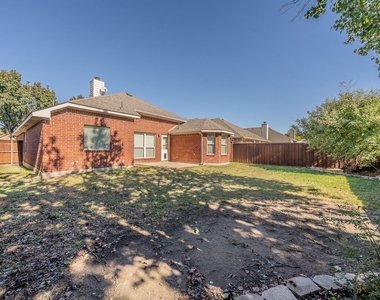 2612 Redcedar Drive - Photo Thumbnail 9
