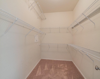 2612 Redcedar Drive - Photo Thumbnail 12