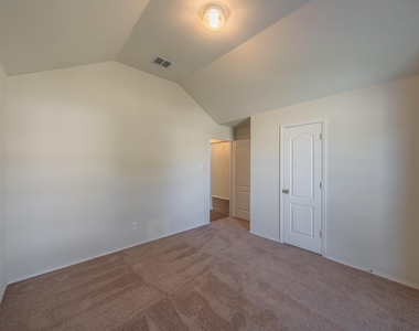 2612 Redcedar Drive - Photo Thumbnail 36