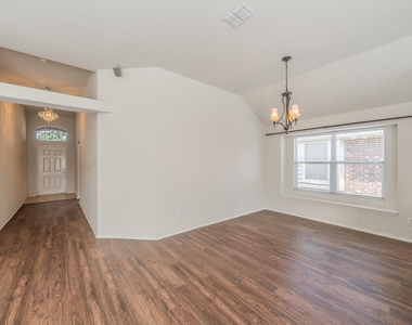 2612 Redcedar Drive - Photo Thumbnail 23