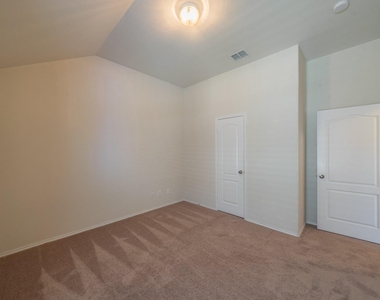 2612 Redcedar Drive - Photo Thumbnail 18