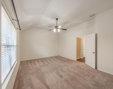 2612 Redcedar Drive - Photo Thumbnail 32