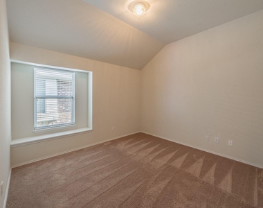 2612 Redcedar Drive - Photo Thumbnail 39